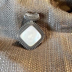 Park Lane 2 piece set. Mother of Pearl Slide & PE.